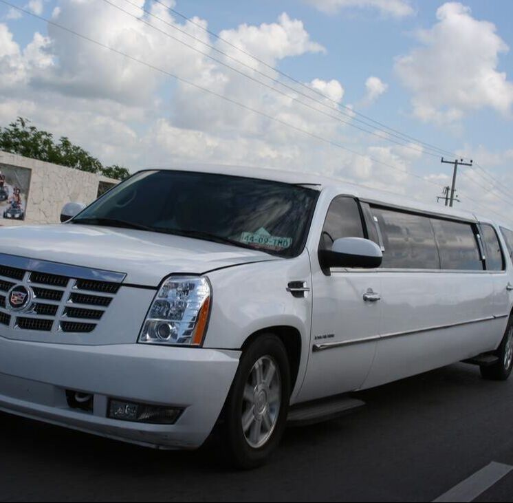 Luxury suv party bus rental located in Arlington, Texas.
